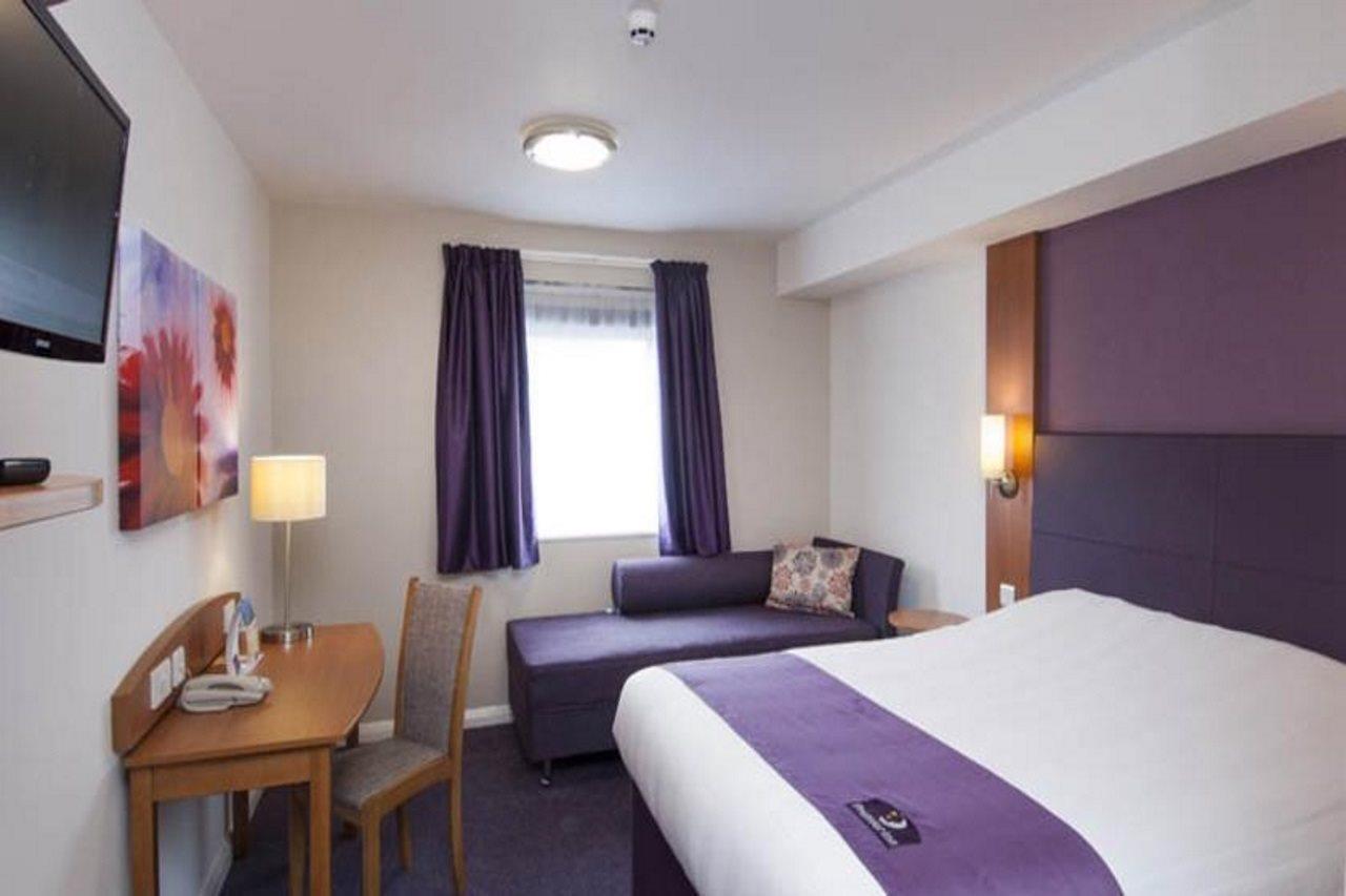 Premier Inn Portsmouth Horndean エクステリア 写真